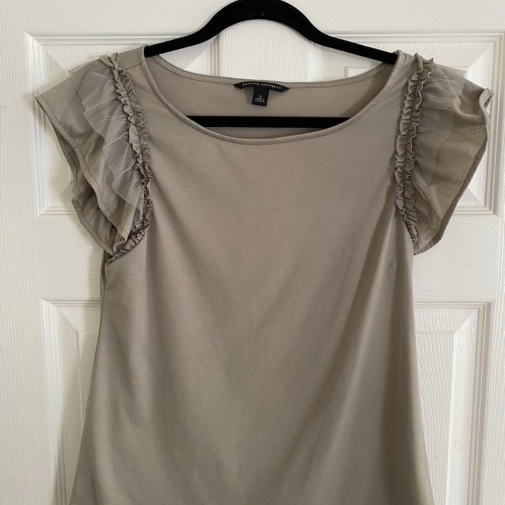 Banana Republic Short Ruffled Sleeve Top, Small